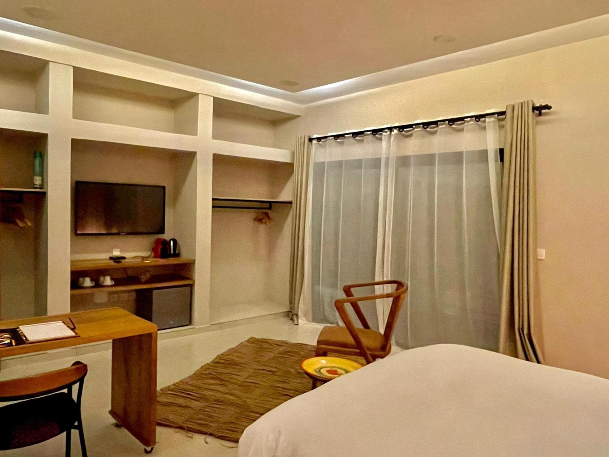 Le Kentia Hotell Lomé Exteriör bild