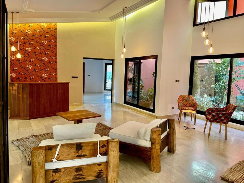 Le Kentia Hotell Lomé Exteriör bild