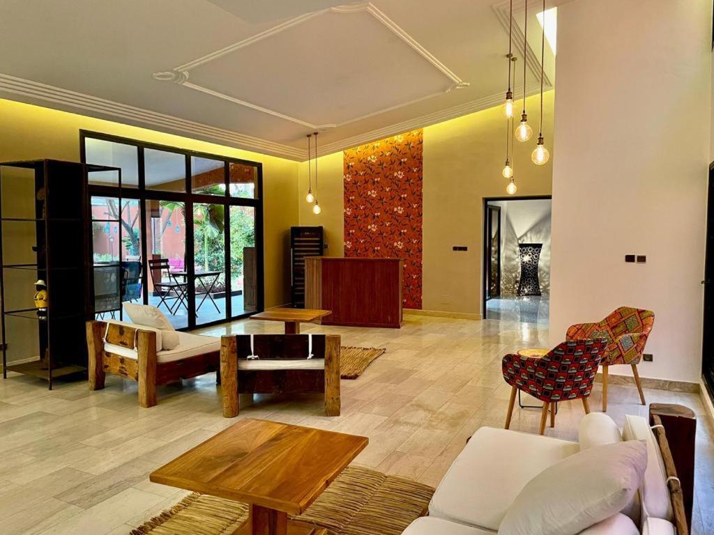 Le Kentia Hotell Lomé Exteriör bild