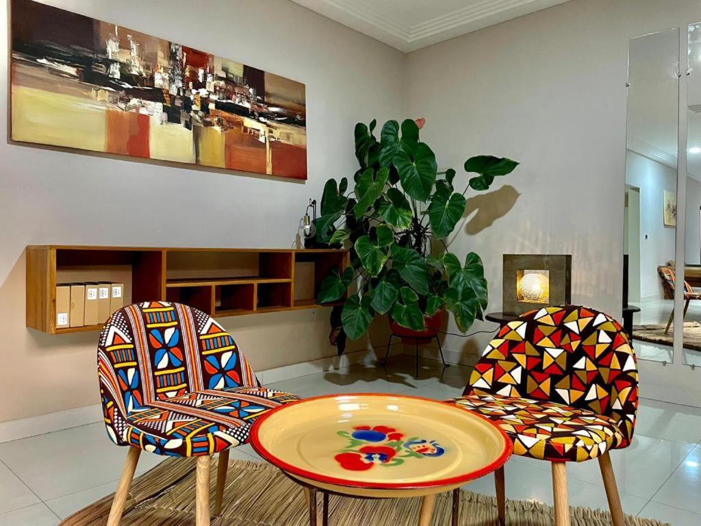 Le Kentia Hotell Lomé Exteriör bild