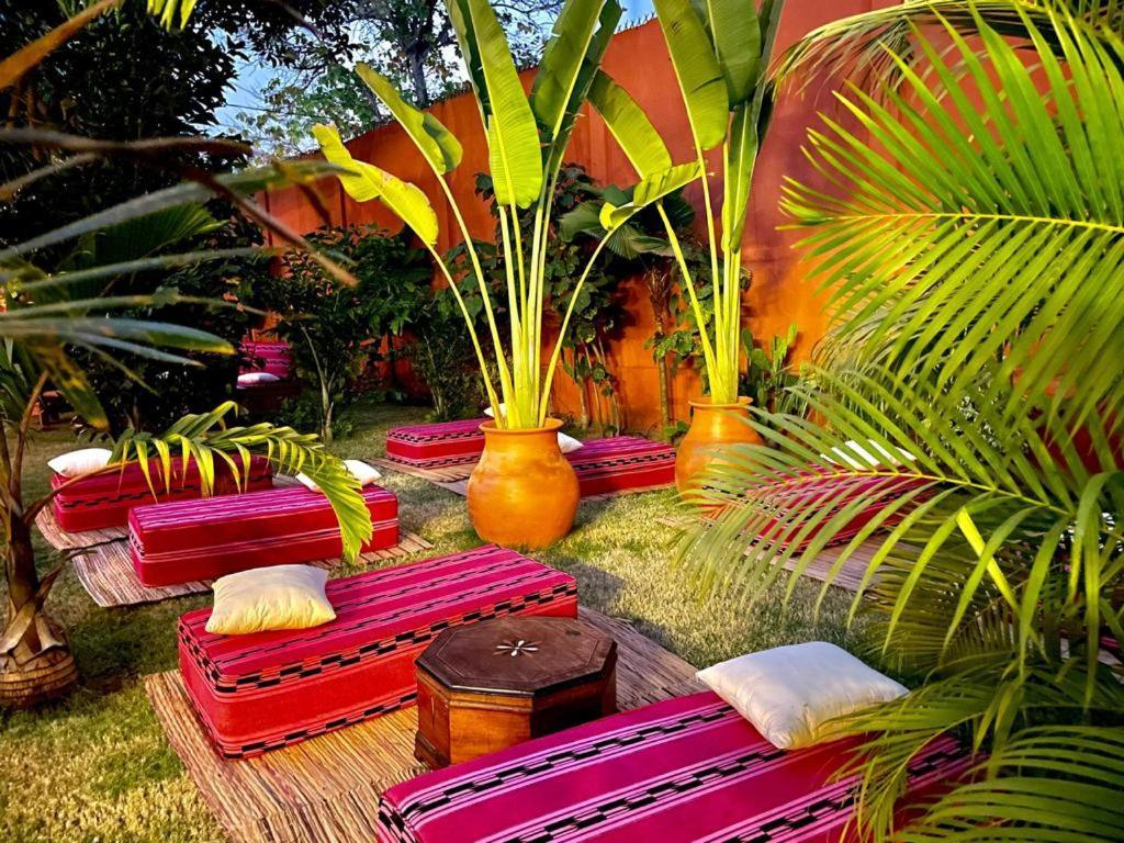 Le Kentia Hotell Lomé Exteriör bild