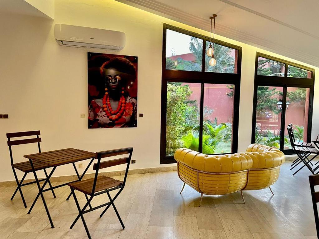 Le Kentia Hotell Lomé Exteriör bild