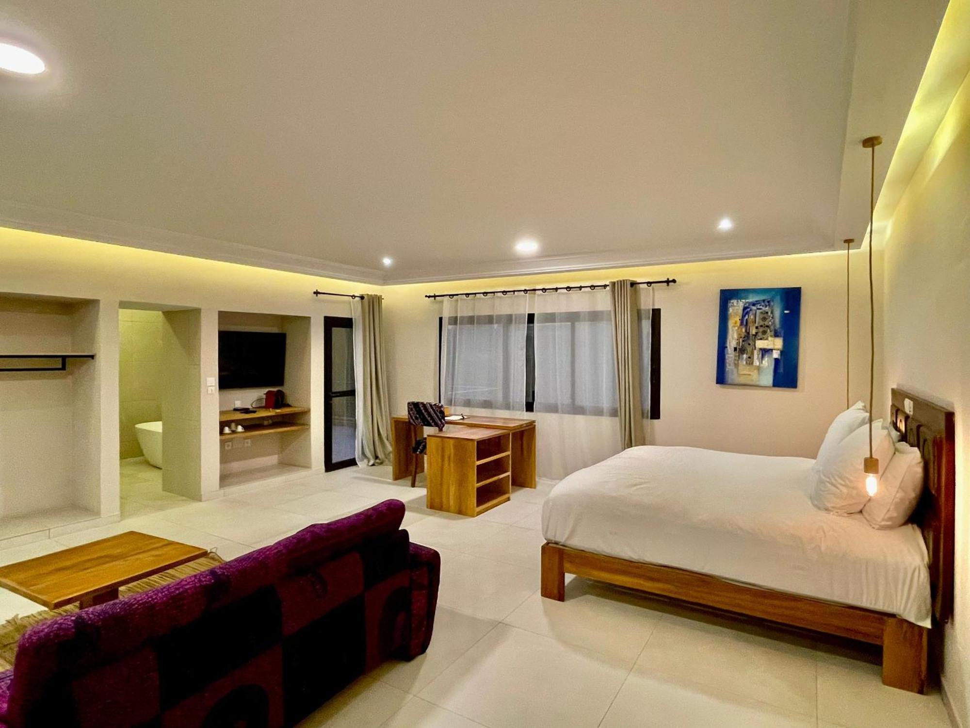Le Kentia Hotell Lomé Exteriör bild