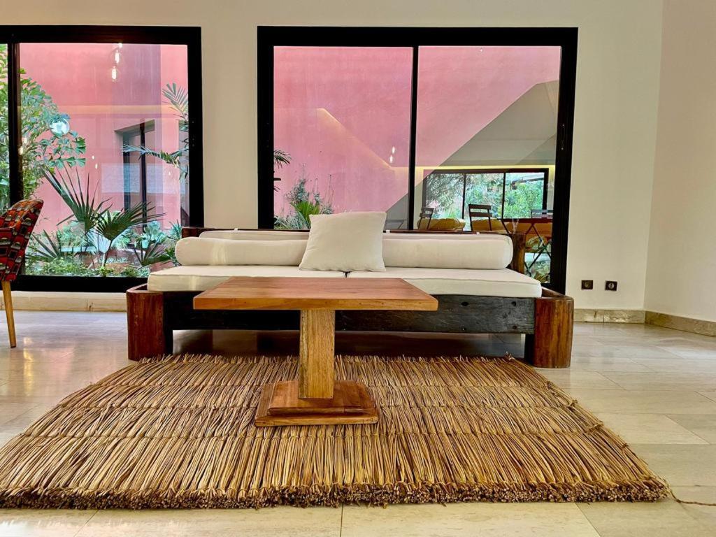 Le Kentia Hotell Lomé Exteriör bild