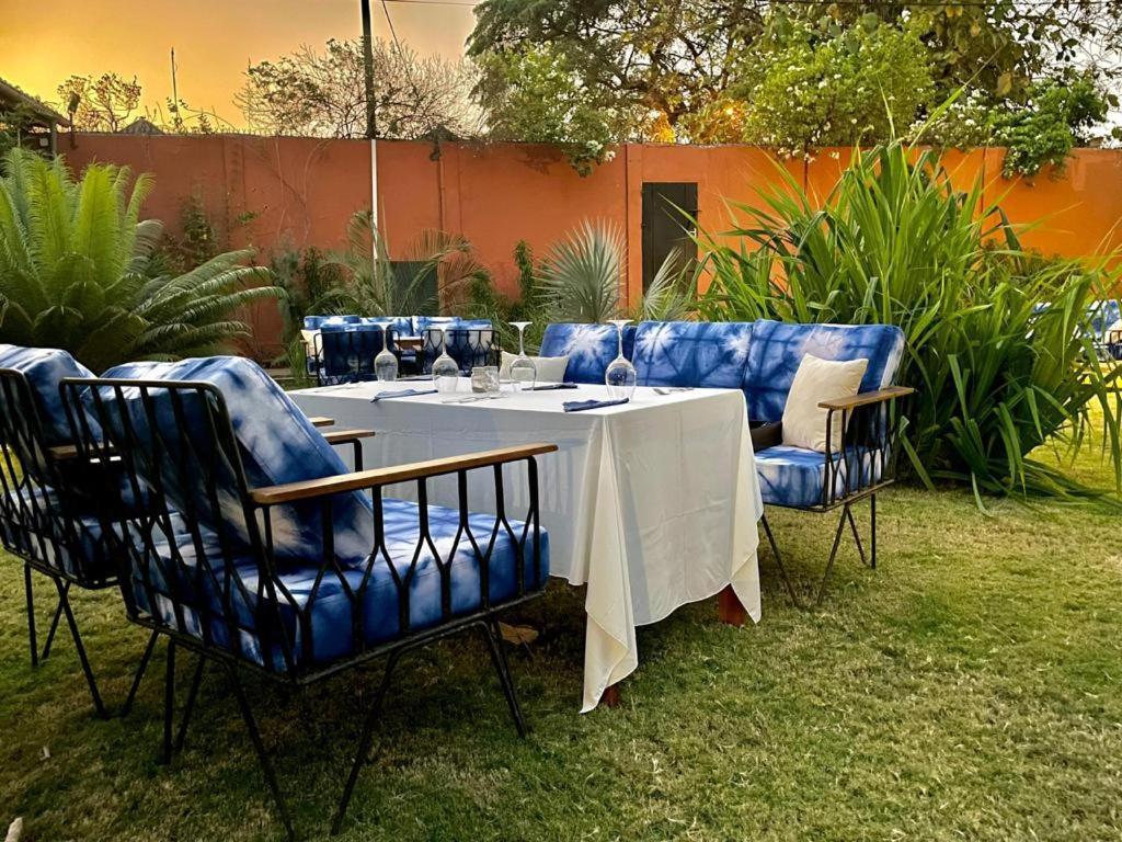 Le Kentia Hotell Lomé Exteriör bild