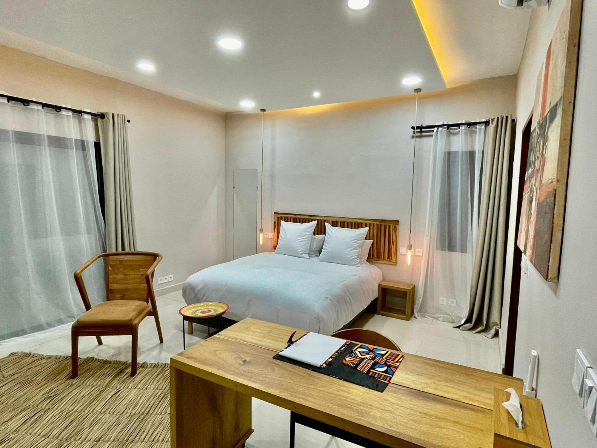 Le Kentia Hotell Lomé Exteriör bild