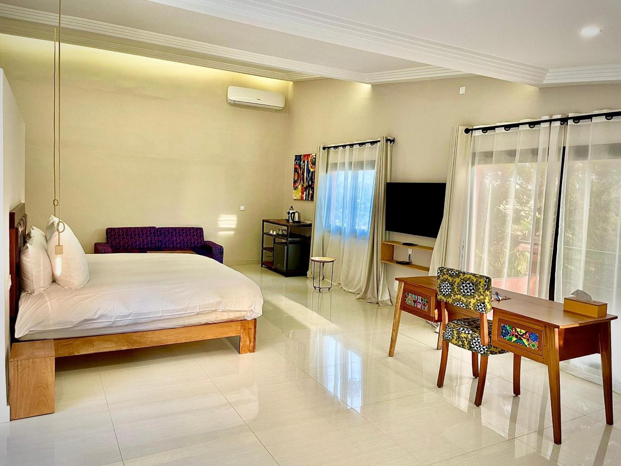 Le Kentia Hotell Lomé Exteriör bild