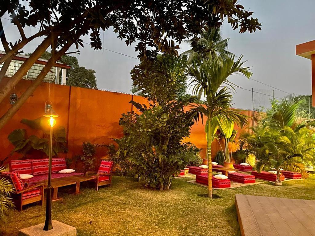 Le Kentia Hotell Lomé Exteriör bild