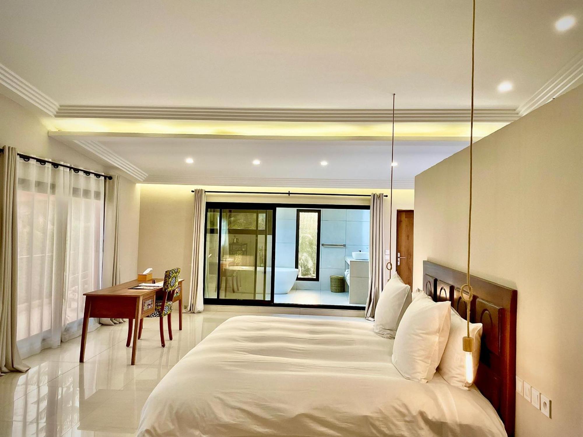 Le Kentia Hotell Lomé Exteriör bild