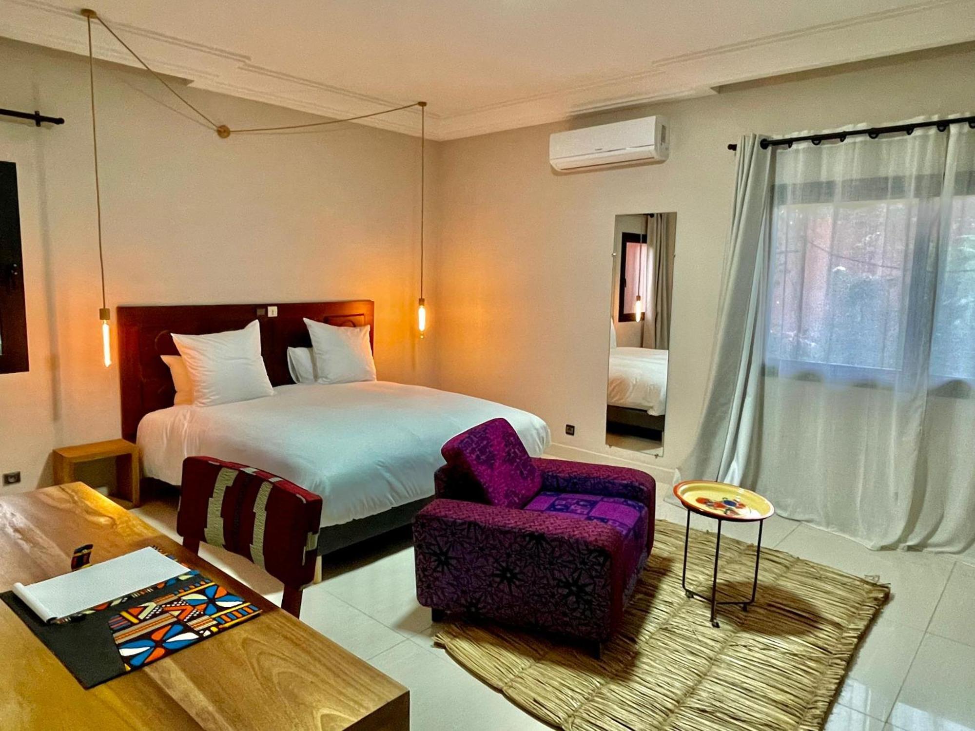 Le Kentia Hotell Lomé Exteriör bild